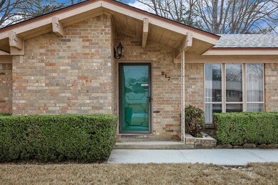 217 E Louella Dr, Hurst, TX 76054 - photo 2