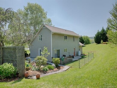 12 Lady Bug Ln, Leicester, NC 28748 - photo 5