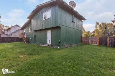 Large Fenced Yard