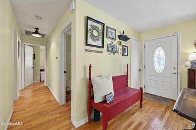 15 Foyer