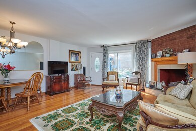 2911 W Glenlake Ave, Chicago, IL 60659 - photo 3