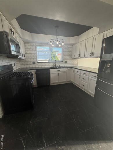 13502 Moceri Cir, Warren, MI 48088 - photo 5