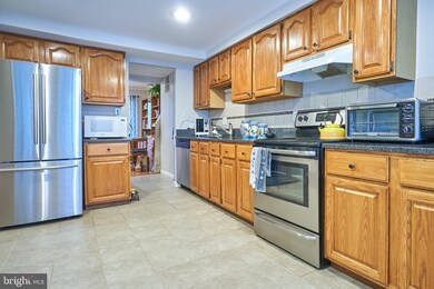18465 Stone Hollow Dr, Germantown, MD 20874 - photo 6