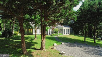 1608 Zulla Rd unit 2, Middleburg, VA 20117 - photo 4