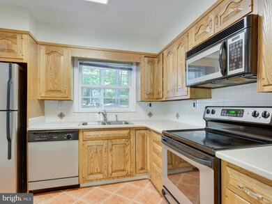 3523 Kirkwood Dr, Fairfax, VA 22031 - photo 3