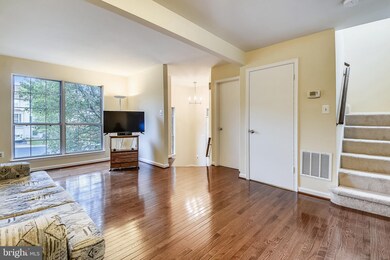 46687 Bartlet Square, Sterling, VA 20164 - photo 2