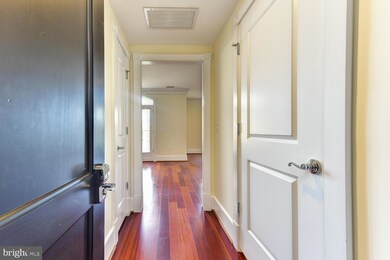 900 N Washington St unit 302E, Alexandria, VA 22314 - photo 2