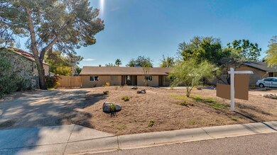 3249 E Sunnyside Ln-3