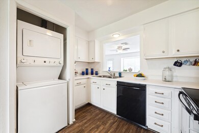 3922 Laura Leigh Dr, Friendswood, TX 77546 - photo 3