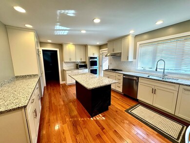 245 E Cedar Dr, Hatfield, KY 41514 - photo 5