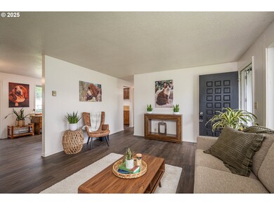 628 34th St, Springfield, OR 97478 - photo 6