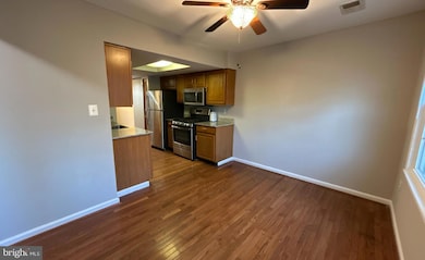 2058 Mayflower Dr, Woodbridge, VA 22192 - photo 4