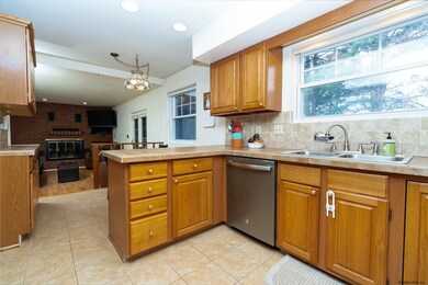 14 Carolanne Dr, Delmar, NY 12054 - photo 2