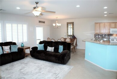 NEUTRAL FLOORING & SHUTTERS THROUGHOUT!