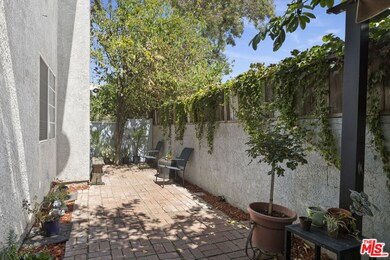 18987 Gault St, Reseda, CA 91335 - photo 4