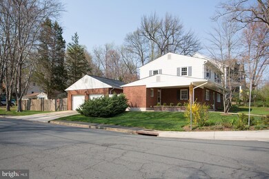 300 Adahi Rd SE, Vienna, VA 22180 - photo 2