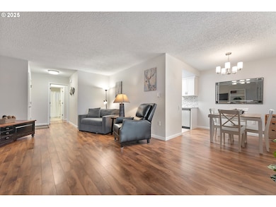 11510 SW Crown Dr unit 5, Portland, OR 97224 - photo 4