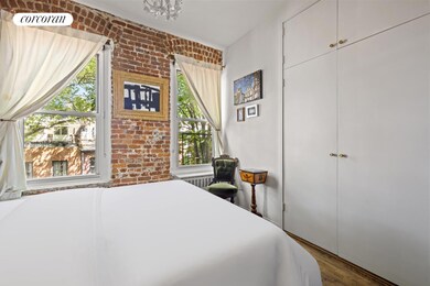 77 Perry St unit 4C, New York, NY 10014 - photo 4