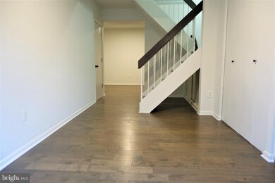 3013 Mission Square Dr, Fairfax, VA 22031 - photo 2