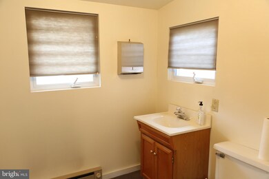 515 N Broad St, Lansdale, PA 19446 - photo 7