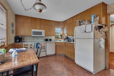 312 E Broadway, Little Falls, MN 56345 - photo 3