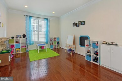 9168 Finnegan St, Lorton, VA 22079 - photo 4