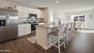 10_TN_Memphis_Cayce-Pointe_Kitchen