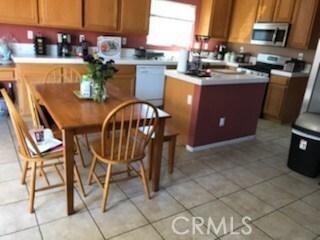 31321 Bradford St, Winchester, CA 92596 - photo 2