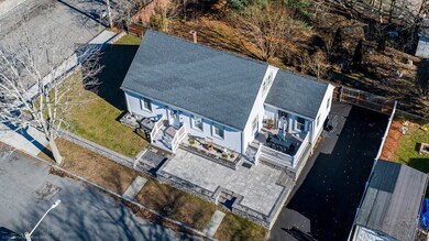 10 Wayne St, Fall River, MA 02721 - photo 4