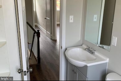 4738 Shamrock Ave, Baltimore, MD 21206 - photo 5