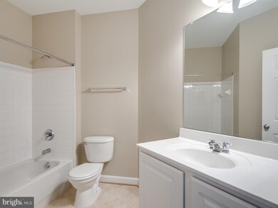 42496 Mayflower Terrace unit 203, Ashburn, VA 20148 - photo 6