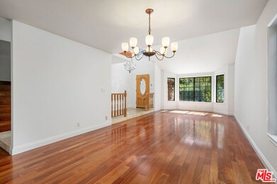 13031 Magnolia Blvd, Sherman Oaks, CA 91423 - photo 7