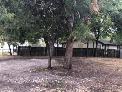 202 W Elm St, Celina, TX 75009 - photo 2