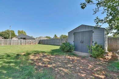 628 Madeline Ln, Moore, OK 73160 - photo 3