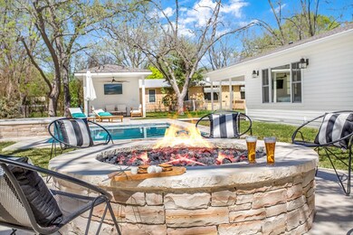 402 N Edison St, Fredericksburg, TX 78624 - photo 6