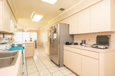 2305 Seidenberg Ave.