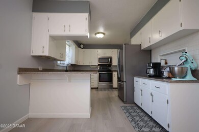 611 1st Ave, Reynolds, ND 58275 - photo 2