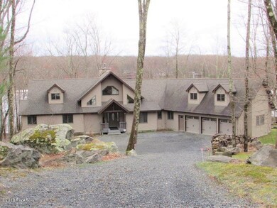 811 Blackbirch Ct, Hawley, PA 18428 - photo 2