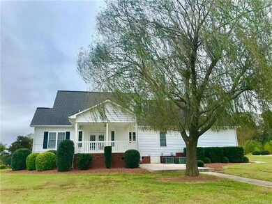 253 Maple Creek Dr, Statesville, NC 28625 - photo 2