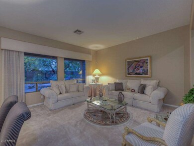 006_Living Room