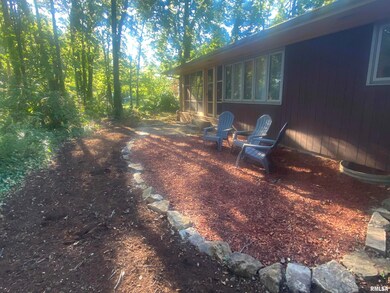 1815 Mound Rd, Jacksonville, IL 62650 - photo 6