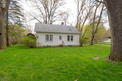 891 Riverview Dr-102