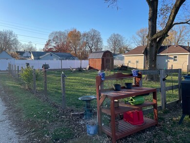 715 8th St, Covington, IN 47932 - photo 6