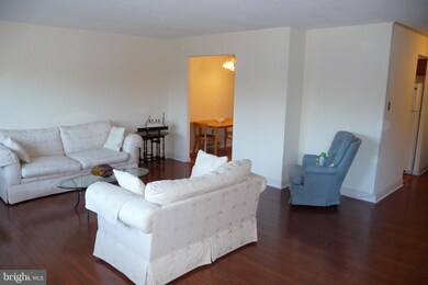 860 Lower Ferry Rd unit 4B, Ewing, NJ 08628 - photo 6