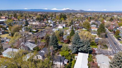 234 SW 9th St, Redmond, OR 97756 - photo 2