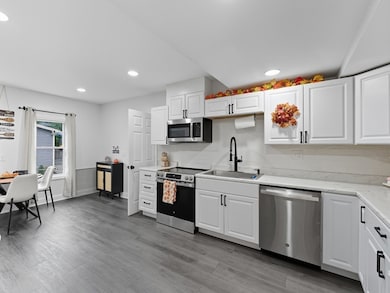 24 Elm St, Ludlow, MA 01056 - photo 7