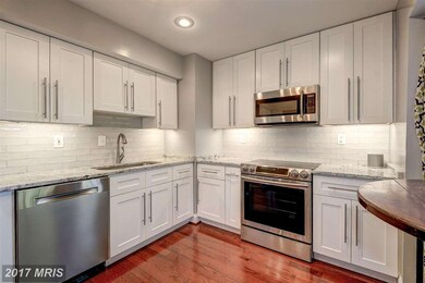 9663 Lindenbrook St, Fairfax, VA 22031 - photo 6