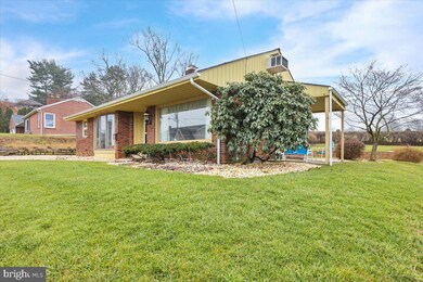 126 4th St, Reading, PA 19607 - photo 2