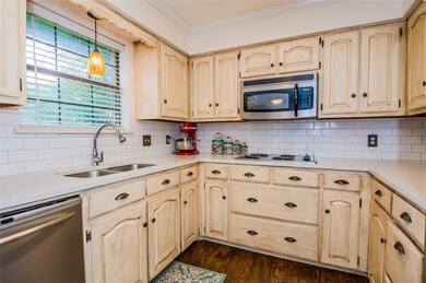 2805 Gleneagles Dr, Ennis, TX 75119 - photo 4