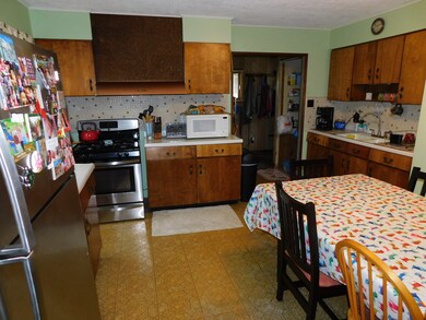 144 Birch St, Carpentersville, IL 60110 - photo 6